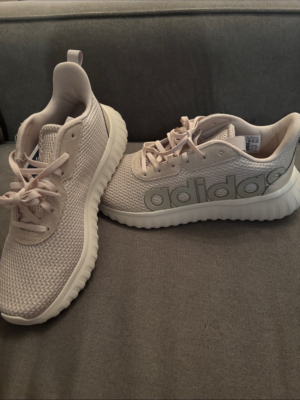 NWT adidas Kaptir Base Sportswear Sneakers - Beige/Cream - Size 6.5